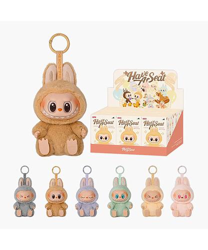 Peluche The Monsters Sentado
